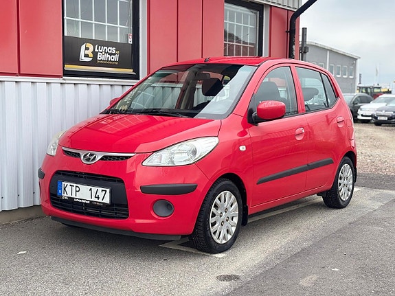 Hyundai i10 2 of 14