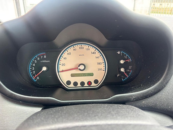 Hyundai i10 12 of 14