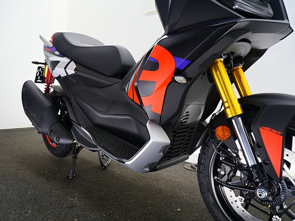 Aprilia SR GT 400 Rally Replica 8 of 10