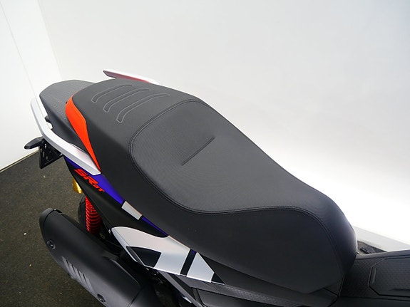 Aprilia SR GT 400 Rally Replica 9 of 10