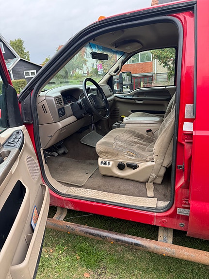 Ford F-350 8 of 13