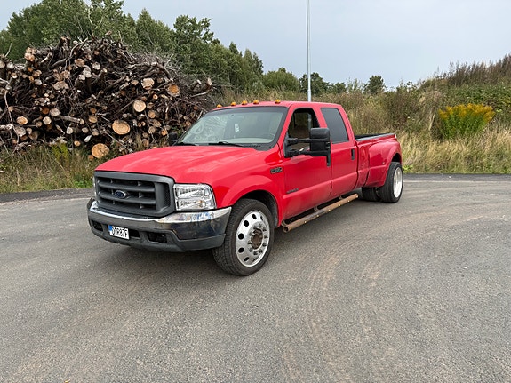 Ford F-350 2 of 13