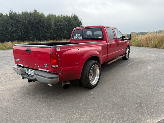 Ford F-350 3 of 13