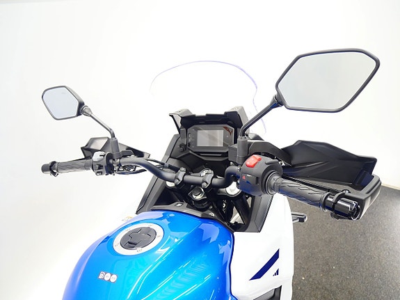 Suzuki SV-7GX 4 of 8