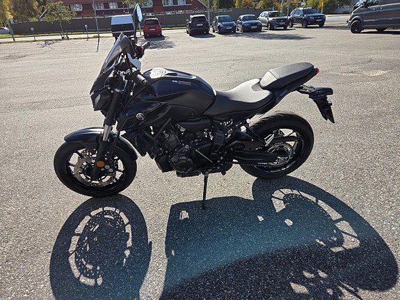 Yamaha MT-07 3 of 5