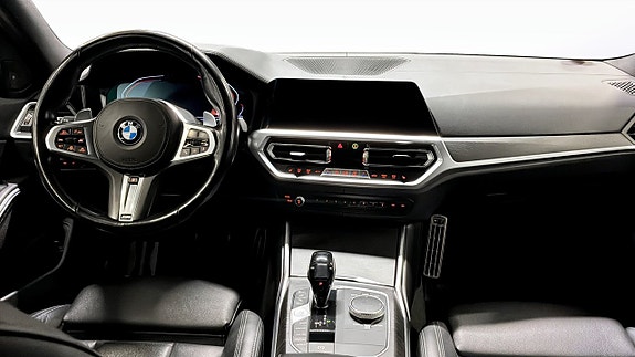 BMW 330xd 4 of 10