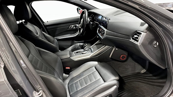 BMW 330xd 3 of 10