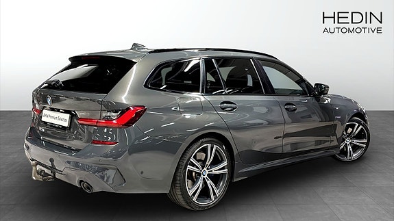 BMW 330xd 2 of 10