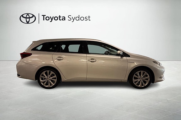 Toyota Auris 10 of 11