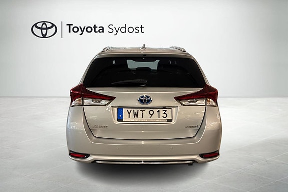 Toyota Auris 4 of 11
