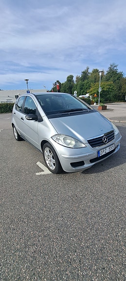 Mercedes-Benz A170 2 of 5