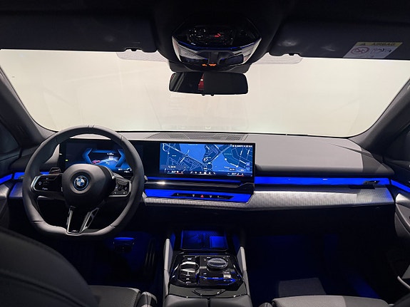 BMW i5 12 of 18