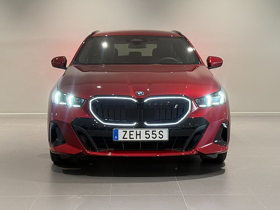BMW i5 2 of 18