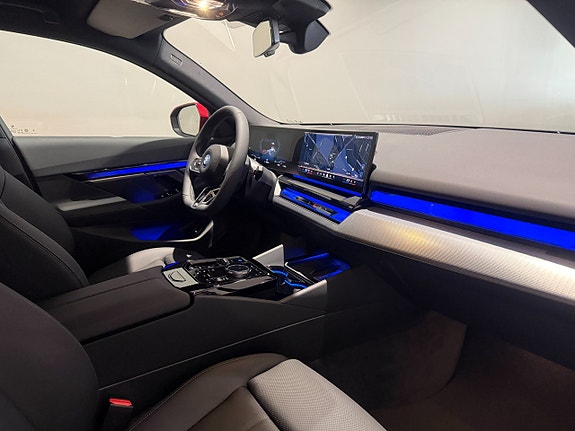 BMW i5 9 of 18