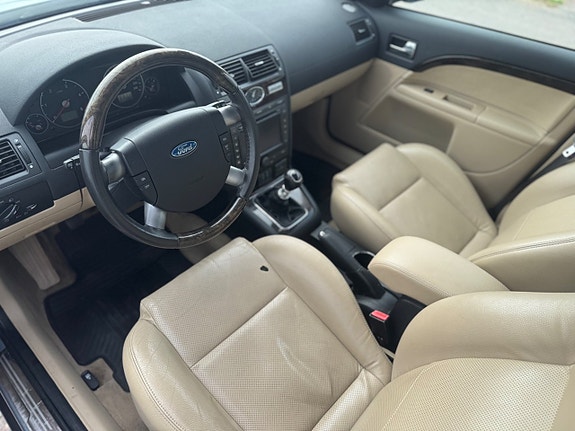 Ford Mondeo 7 of 15