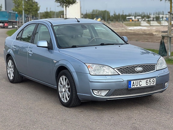 Ford Mondeo 3 of 15