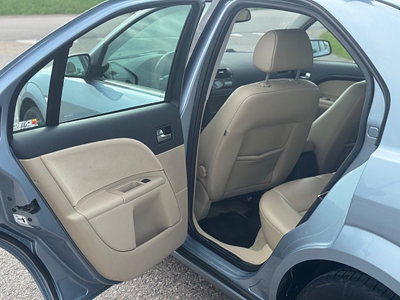 Ford Mondeo 10 of 15