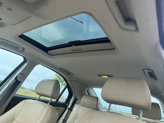 Ford Mondeo 13 of 15