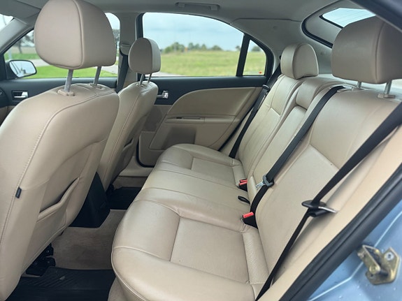 Ford Mondeo 11 of 15
