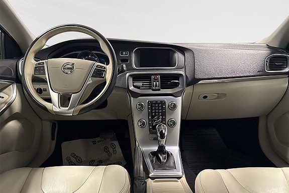 Volvo V40 Cross Country 5 of 7
