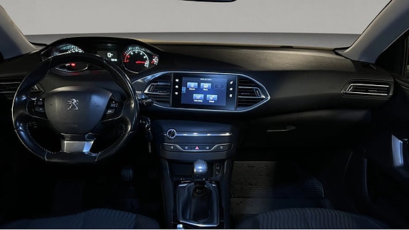 Peugeot 308 SW 8 of 8