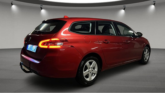 Peugeot 308 SW 3 of 8