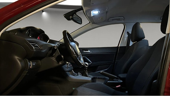 Peugeot 308 SW 5 of 8
