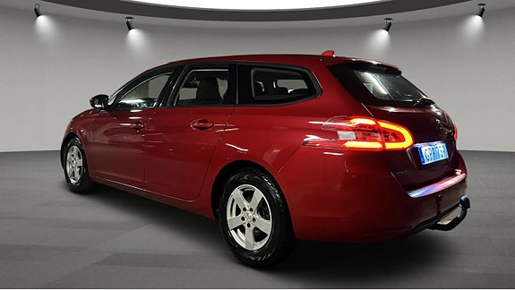 Peugeot 308 SW 4 of 8