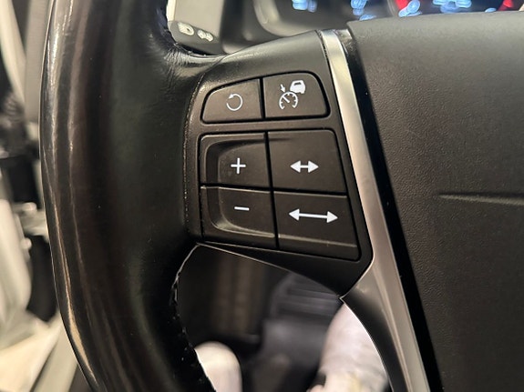 Volvo XC60 16 of 24