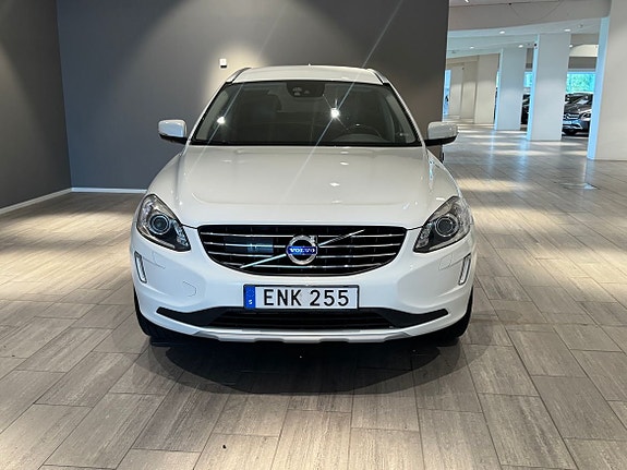 Volvo XC60 3 of 24