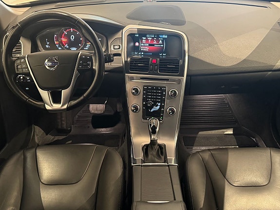 Volvo XC60 15 of 24