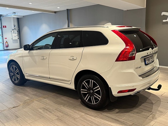 Volvo XC60 6 of 24