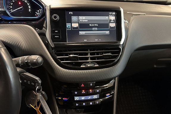 Peugeot 2008 16 of 23