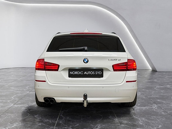 BMW 520d 4 of 25