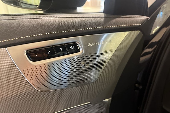 Volvo XC90 15 of 19