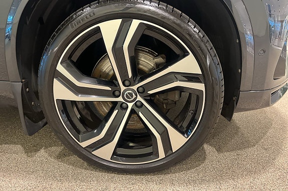 Volvo XC90 11 of 19