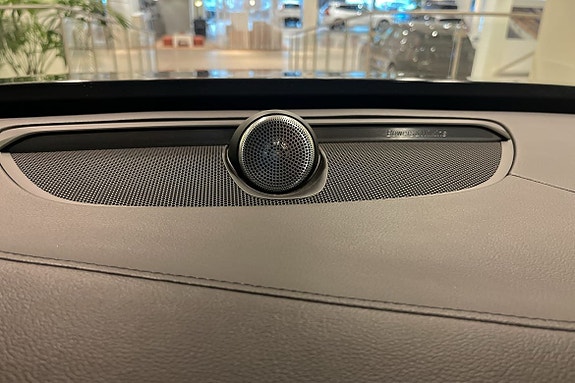 Volvo XC90 16 of 19