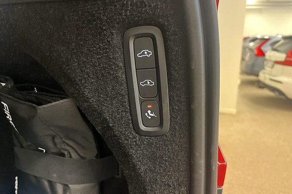 Volvo XC90 13 of 19