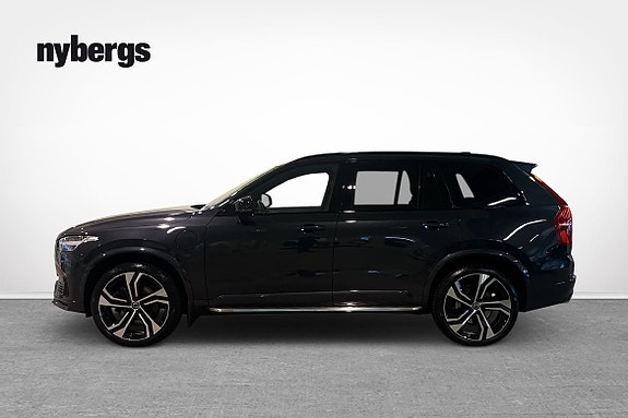 Volvo XC90 2 of 19
