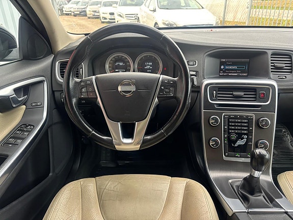Volvo V60 10 of 26