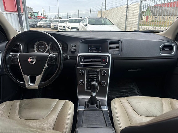 Volvo V60 9 of 26