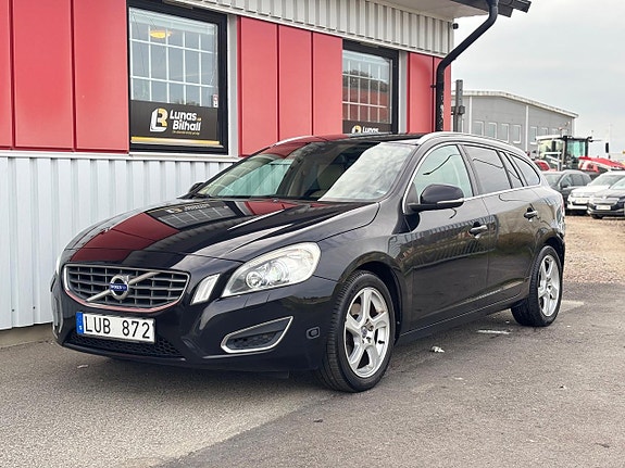 Volvo V60 2 of 26