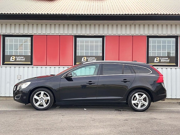 Volvo V60 3 of 26