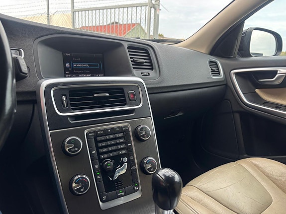 Volvo V60 14 of 26