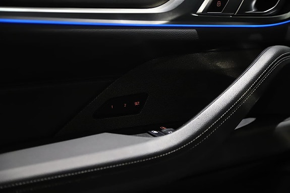 BMW i4 11 of 15