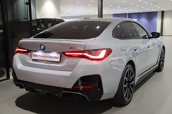 BMW i4 7 of 15