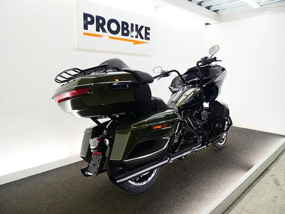 Harley-Davidson Road Glide Limited FLTRL 3 of 7