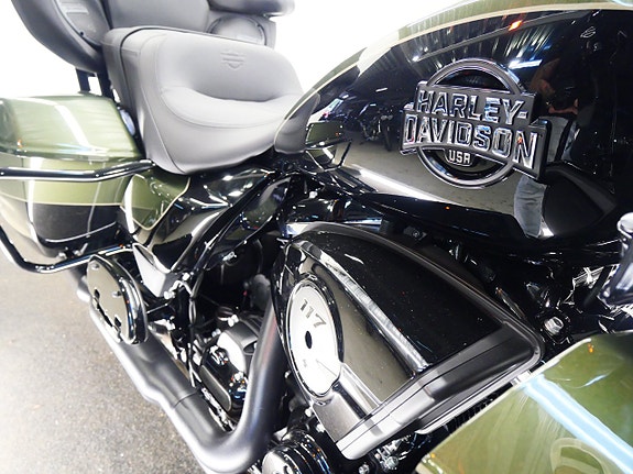 Harley-Davidson Road Glide Limited FLTRL 5 of 7