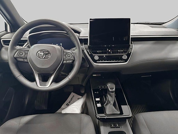 Toyota Corolla Cross 9 of 11