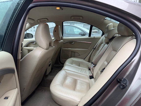 Volvo S80 12 of 23